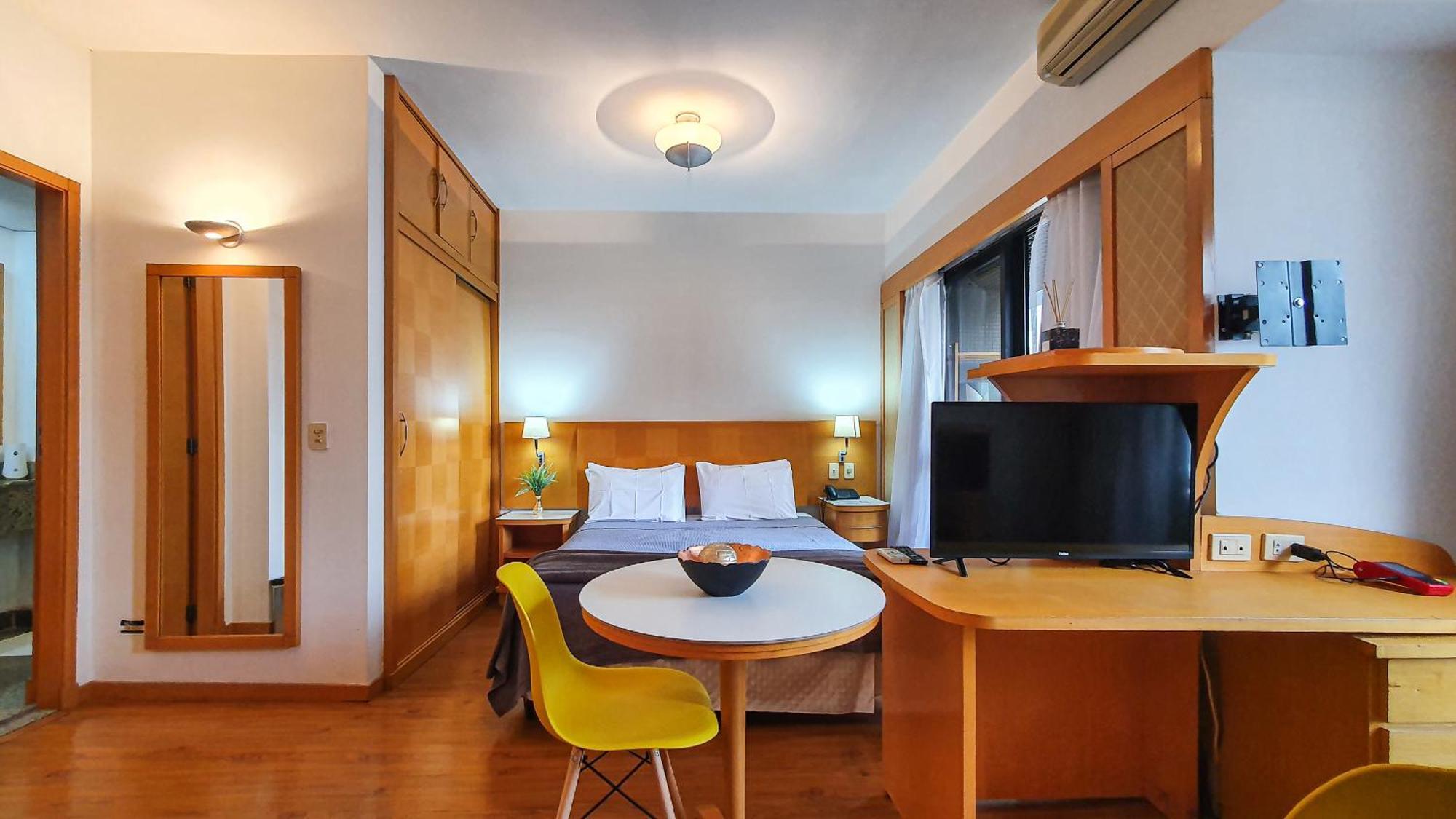 Flat Em 4 Estrelas - Alameda Lorena * São Paulo